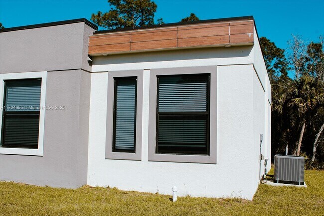 Building Photo - 674 Windermere Dr