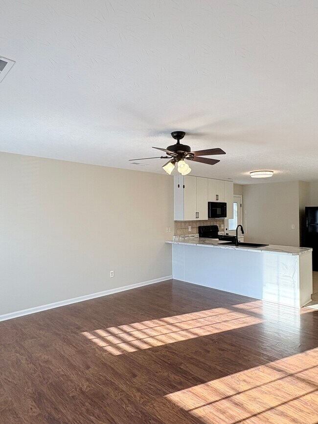 Building Photo - 401 Catalpa Cir