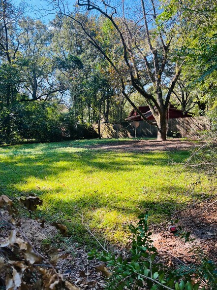 Building Photo - 1365 Middle Ring Rd