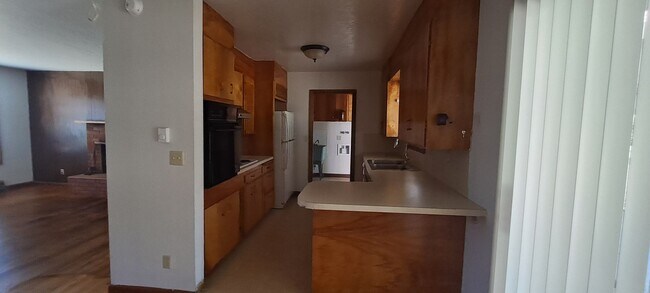 Building Photo - BEAUTIFUL home in Philomath
