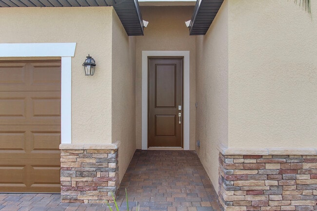 Building Photo - 14848 Portico Blvd