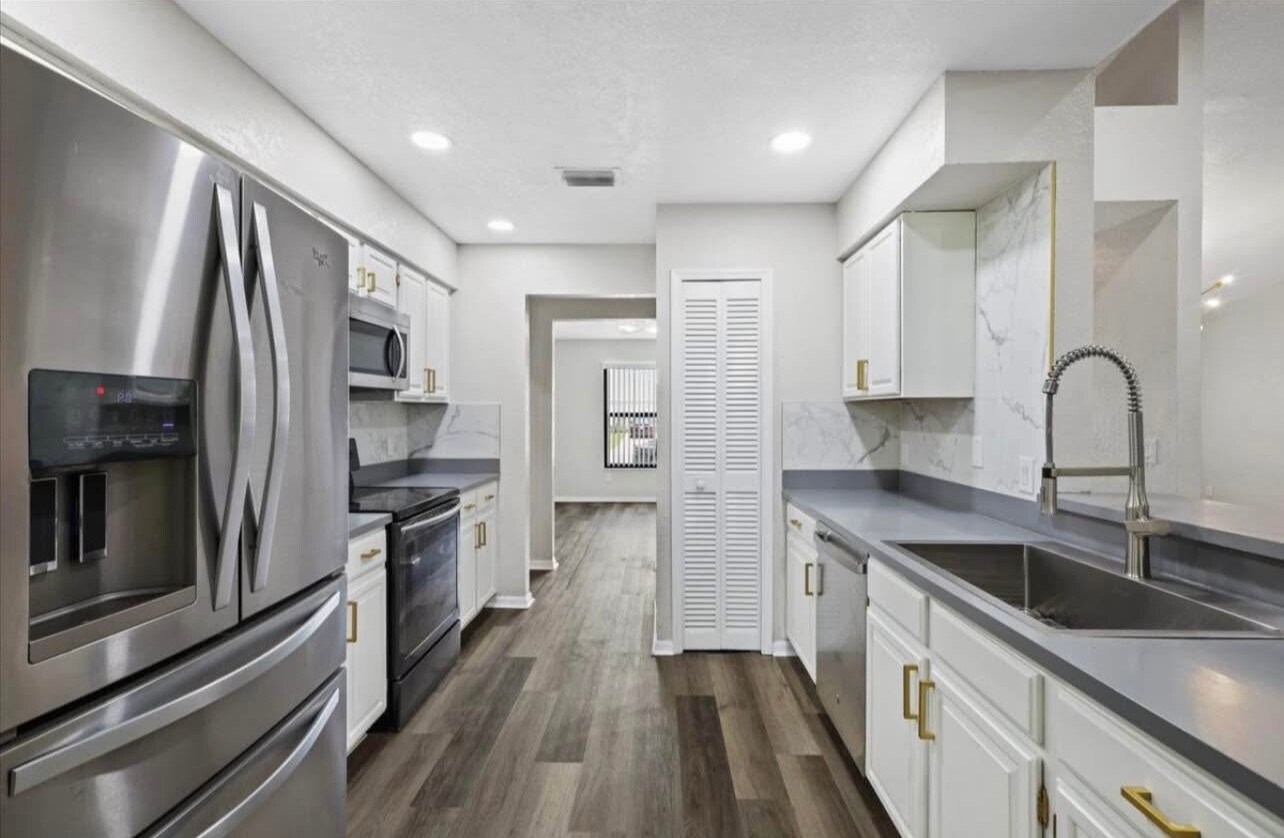 Building Photo - 2024 SW Monterrey Ln