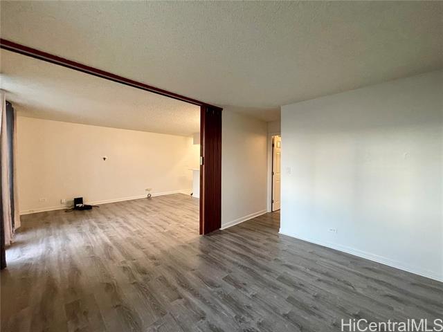 Building Photo - 98-1038-1038 Moanalua Rd