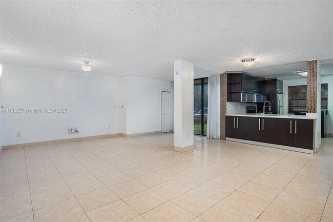 Building Photo - 3553 Magellan Cir