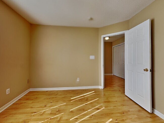 Building Photo - 9021 Cinnabay Dr