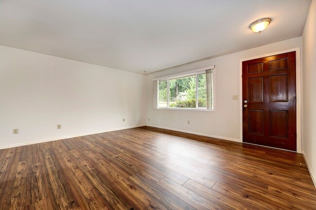 Building Photo - Lynnwood Duplex