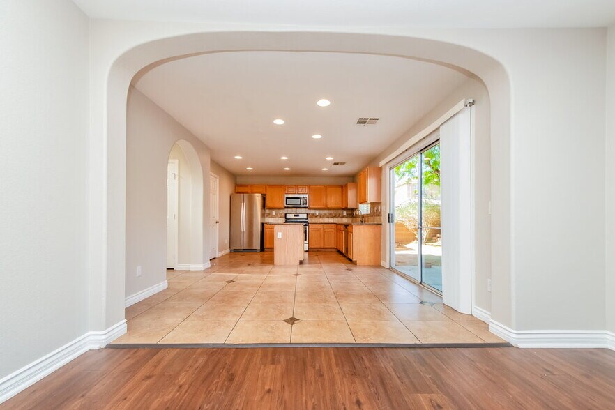 Building Photo - 5305 N Santa Fe Heights St