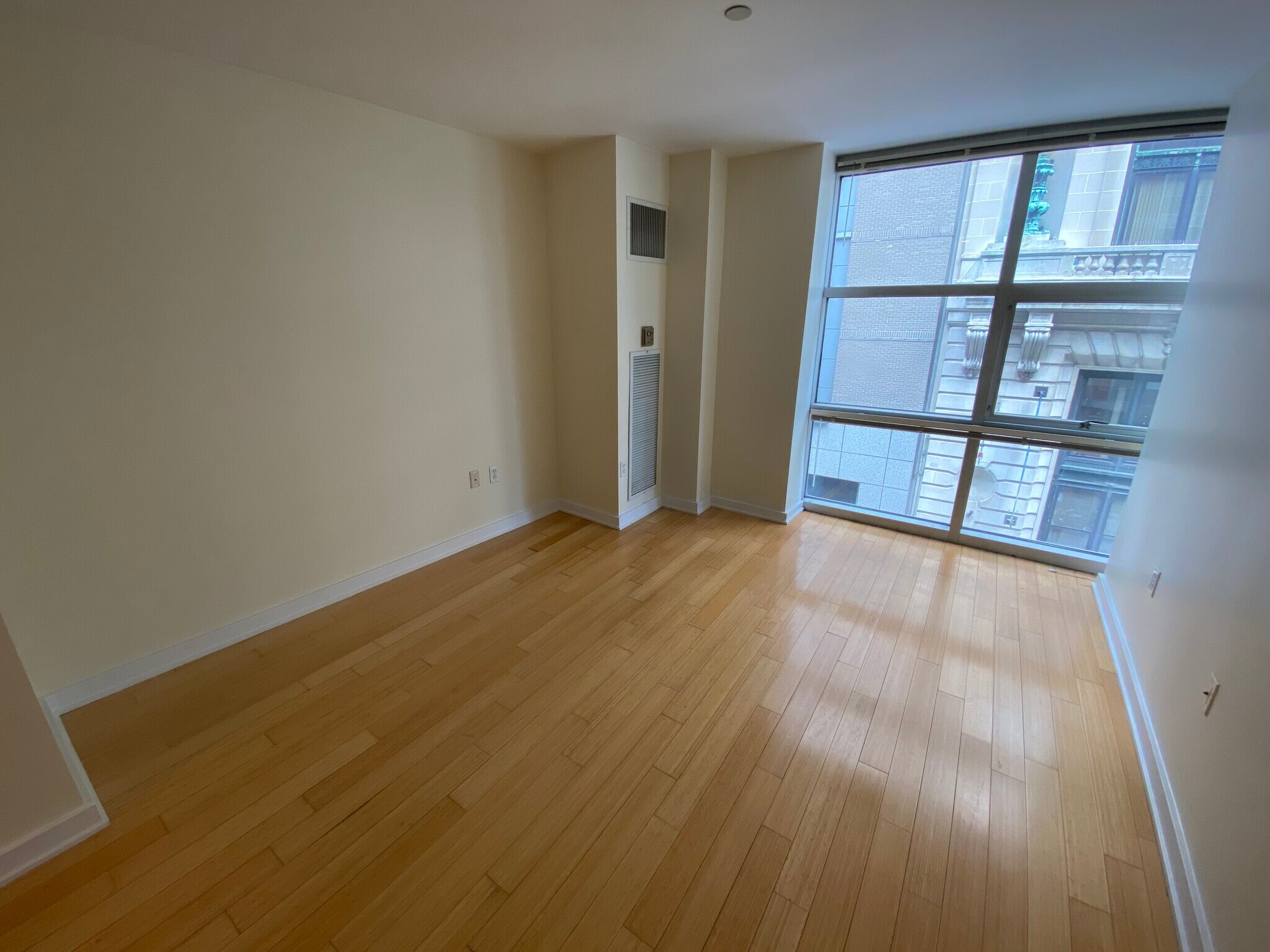 Building Photo - 32 Boylston St