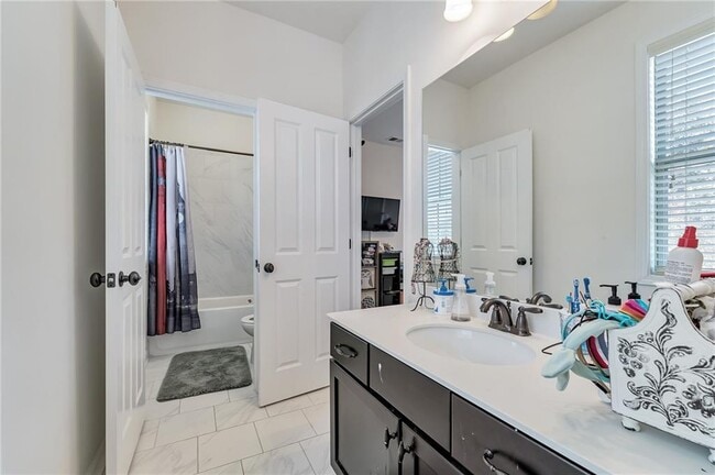 Building Photo - 7555 Scarlet Dr
