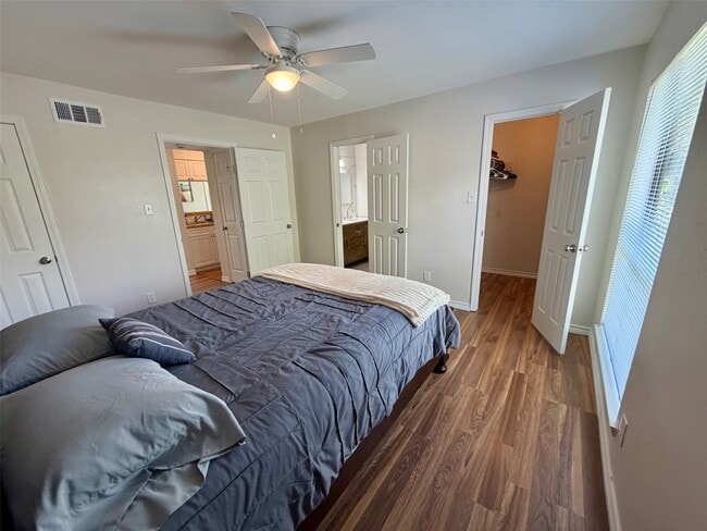 Building Photo - 3300 Pebblebrook Dr