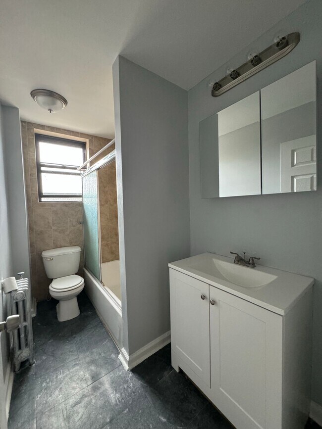 Building Photo - OM Bergenfield Apartments