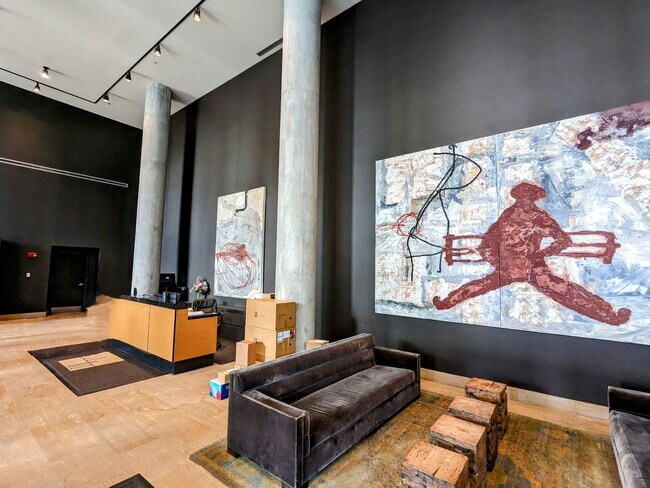 Building Photo - 860 W Blackhawk St