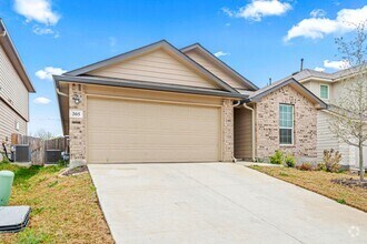 Building Photo - RED BIRD RANCH 3 BED 2 BATH  SINGLE STORY ...
