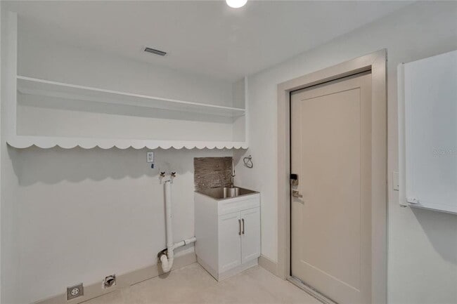 Building Photo - 1492 Sea Gull Dr S