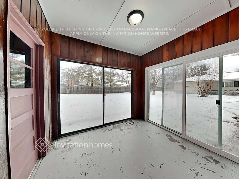 Building Photo - 3612 Commodore Dr