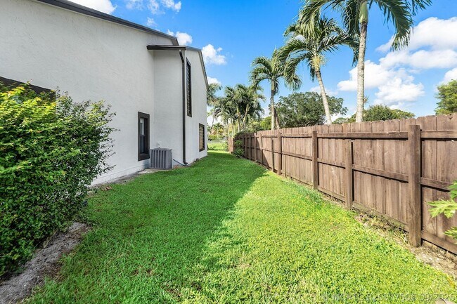 Building Photo - 13645 Exotica Ln