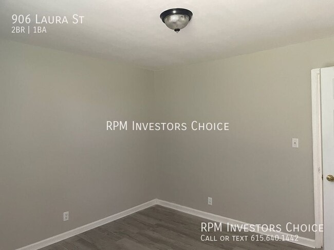 Building Photo - 906 Laura St