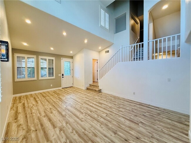 Building Photo - 777 Valley Rise Dr