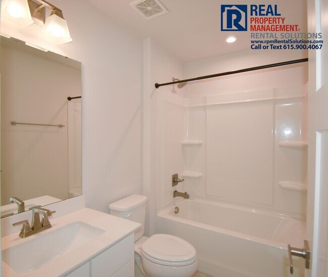 Building Photo - Luxury 4 bd 3.5 bath with office, bonus ro...