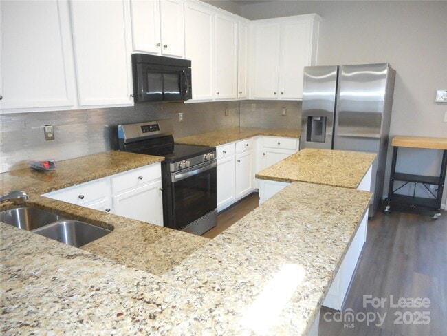 Building Photo - 3804 York Aly