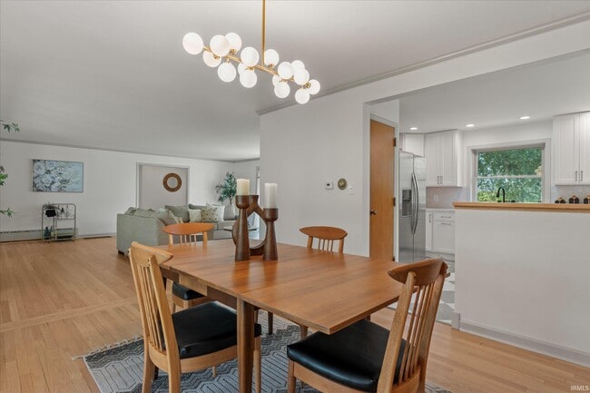 Building Photo - 2121 E Madison St