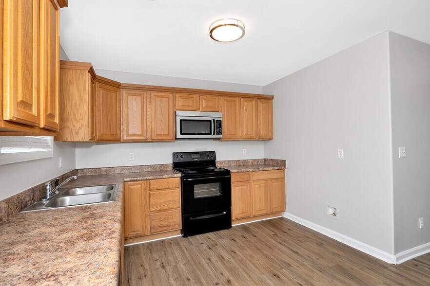 Building Photo - 800 Linwood Dr NW