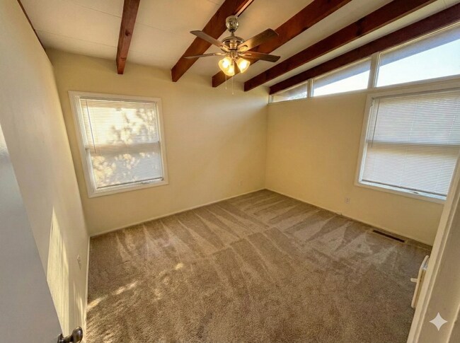 Building Photo - 2820 Riverview Rd