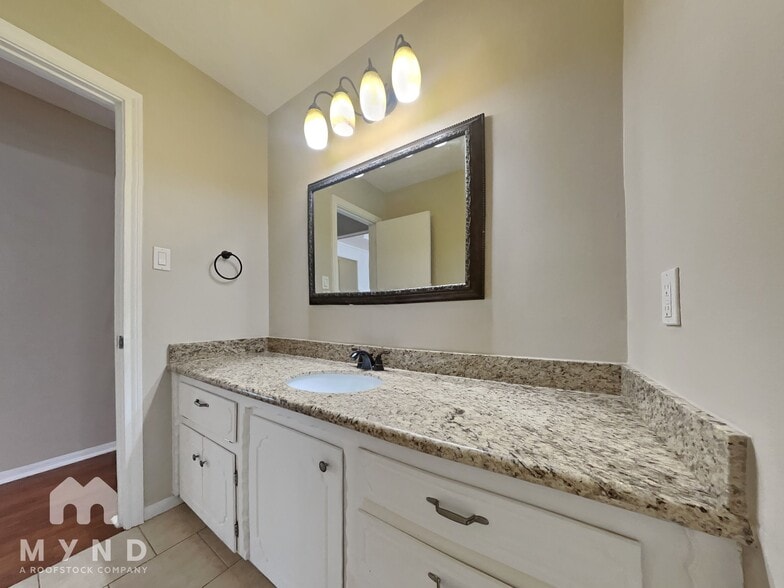 Building Photo - 9015 Eldora Dr