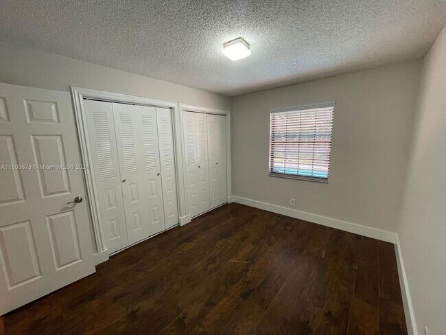 Building Photo - 15972 E Wind Cir