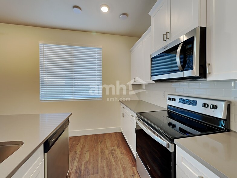 Building Photo - 4060 S Slate Creek Ave