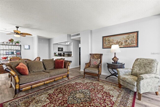 Building Photo - 30 Turner St