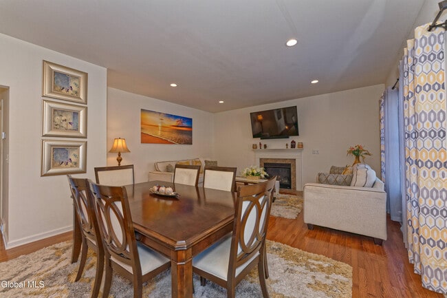 Building Photo - 1 Haywood Ln