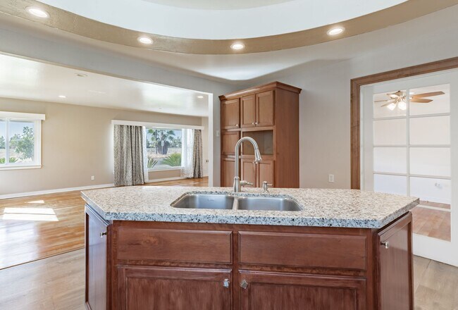 Building Photo - Charming 2 Bed / 2 Bath Home with Trailer Parking – Sanger, CA