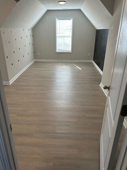 Building Photo - 512 Loom Dr