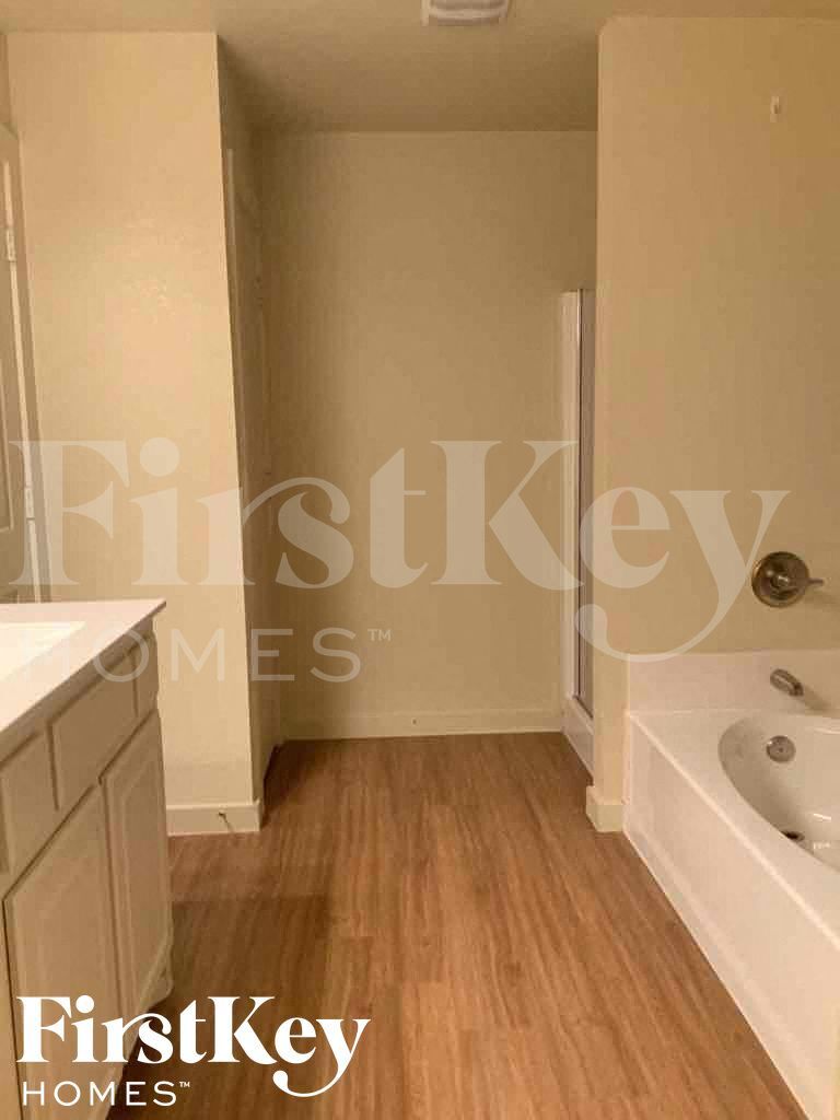 Building Photo - 9923 Rio Doso Dr