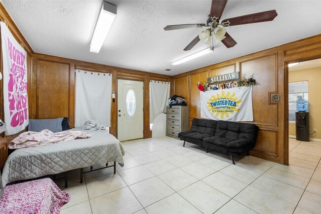 Building Photo - 22831 Fritz Ln