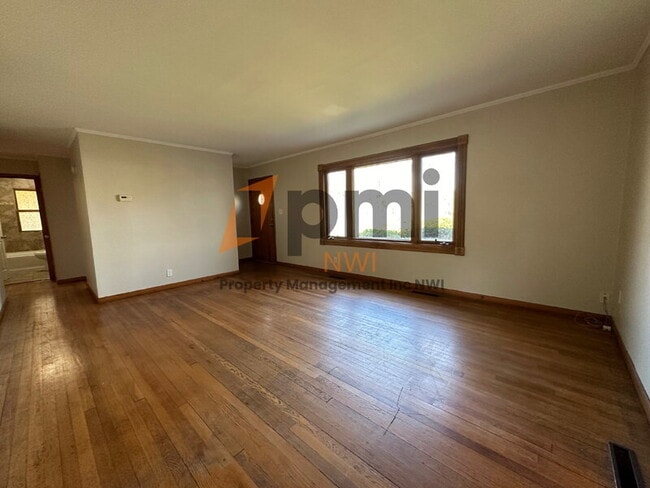 Building Photo - 202 E 250 S
