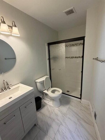 Building Photo - 2532 Hidden Hills Dr