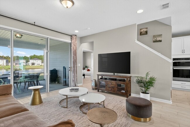 Building Photo - Fully Upgraded Home