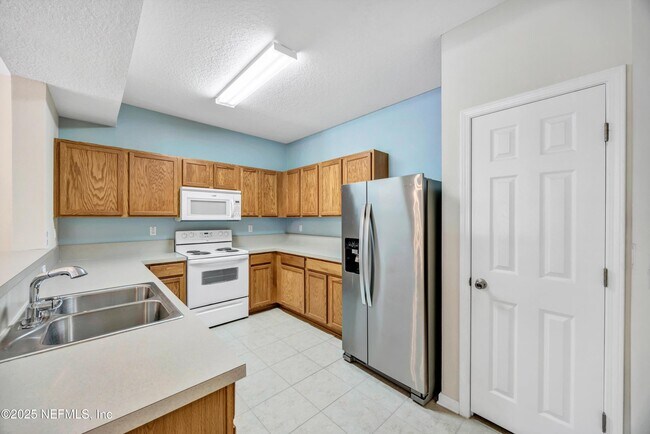 Building Photo - 575 Oakleaf Plantation Pkwy