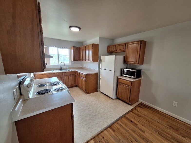 Building Photo - 2172 Reed Dr