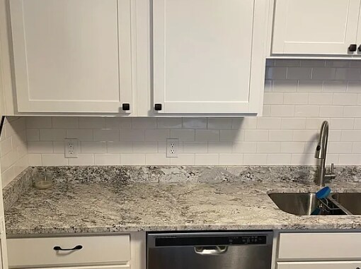 Kitchen - 657 Trinity Way