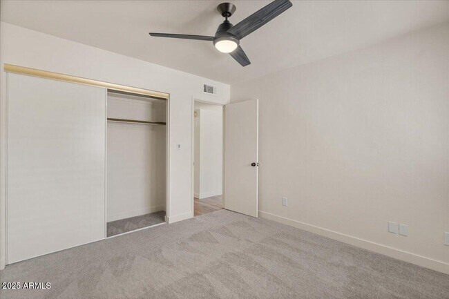 Building Photo - 7803 E Vernon Ave