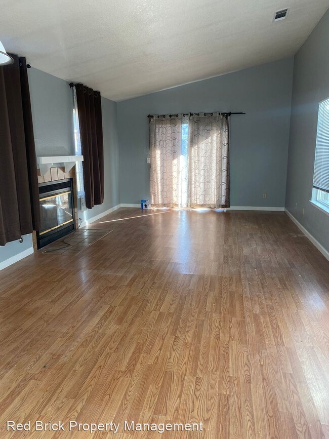 Building Photo - 3 br, 2 bath House - 1610 Central Ave.