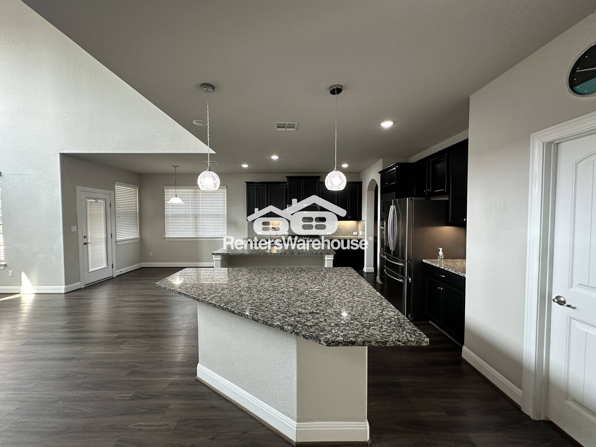 Building Photo - 4213 Valley Oaks Dr