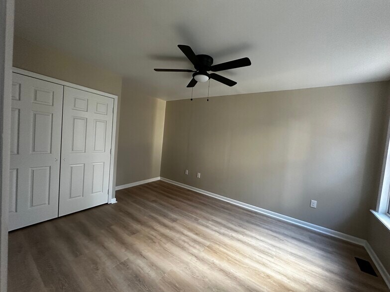 Bedroom - 1206 Delaware Ave