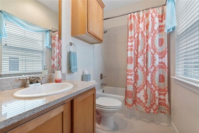 Building Photo - This Condo is The Perfect Blend of Comfort...