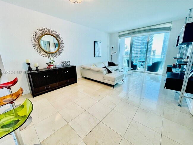 Building Photo - 950 Brickell Bay Dr