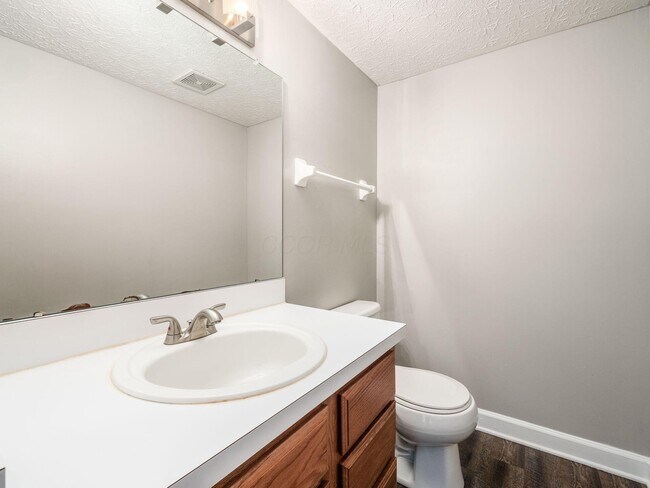 Building Photo - 952 Charleston Way Dr