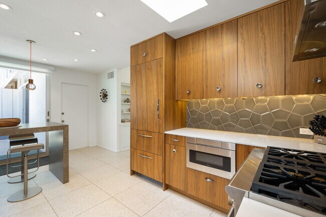 Building Photo - 72915 El Paseo